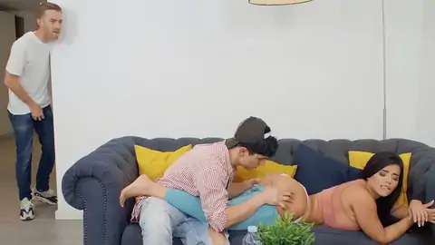 Sara Retali Getting Her Ginormous Rump Munched In The Kitchen